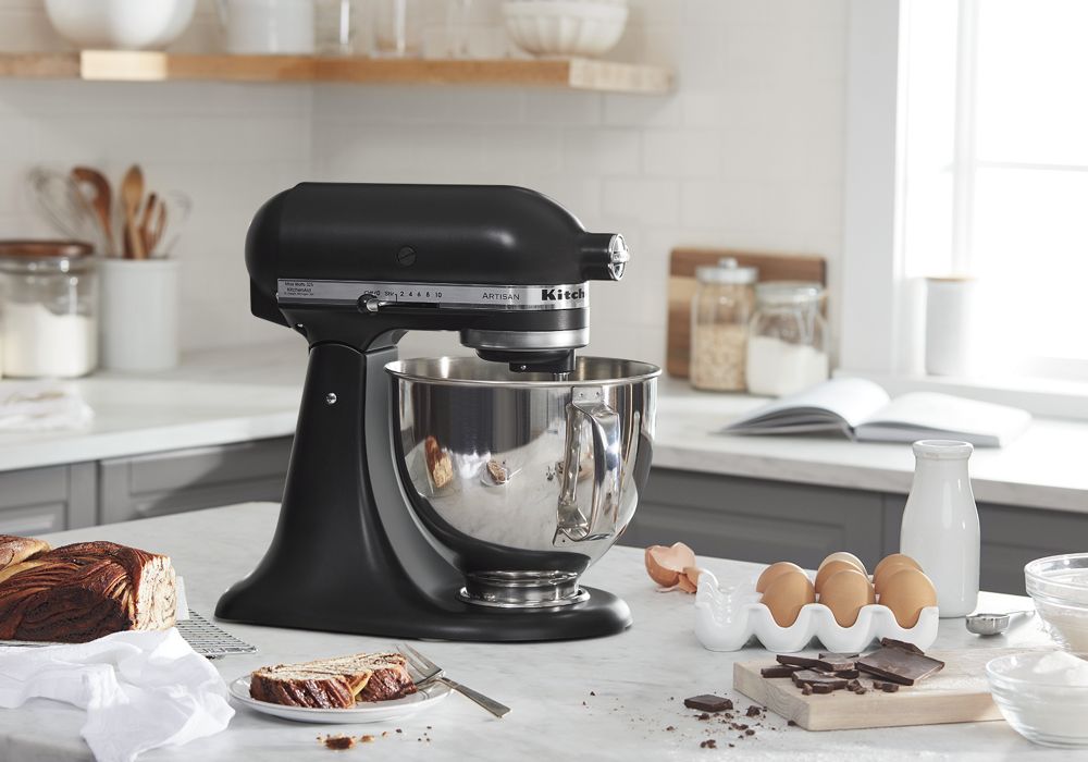 Artisan® Series 5 Quart Tilt-Head Stand Mixer - Black Matte